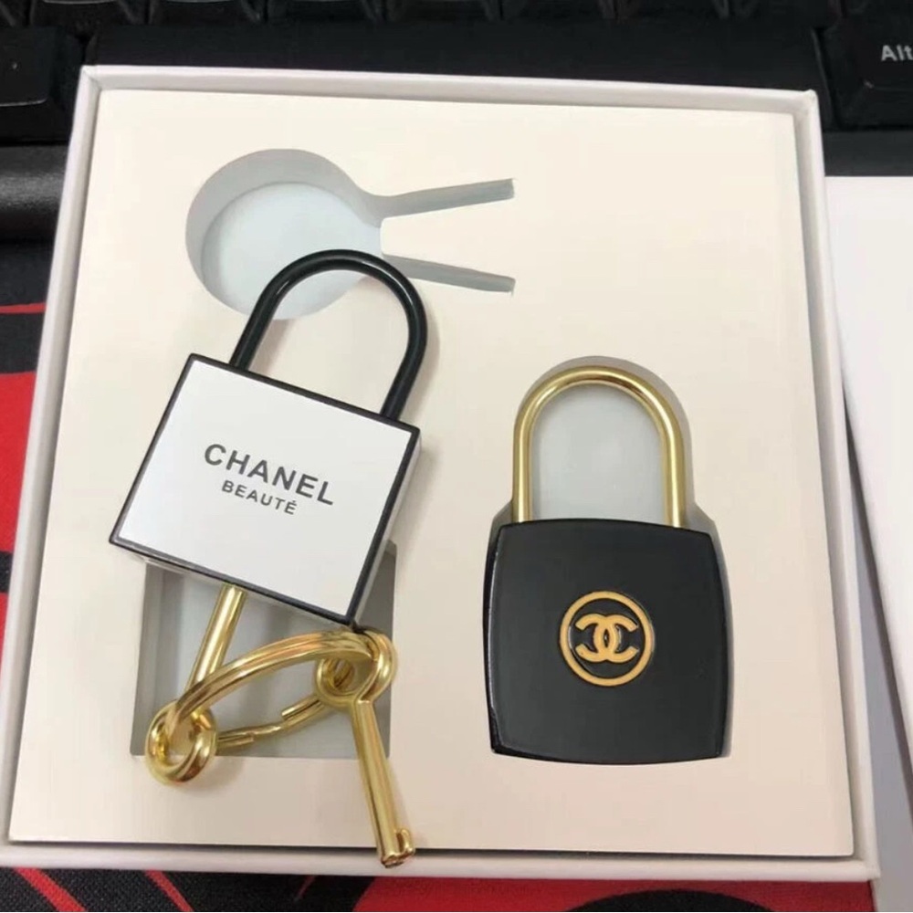 CHANEL Black and White Lock or Keychain Set with Gold keys
Brand New in Box - Picture 6 of 9